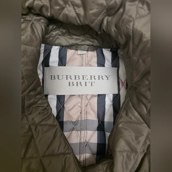 Burberry Quilted Double-Breasted Olive Trench Coat - Picture 6 of 8